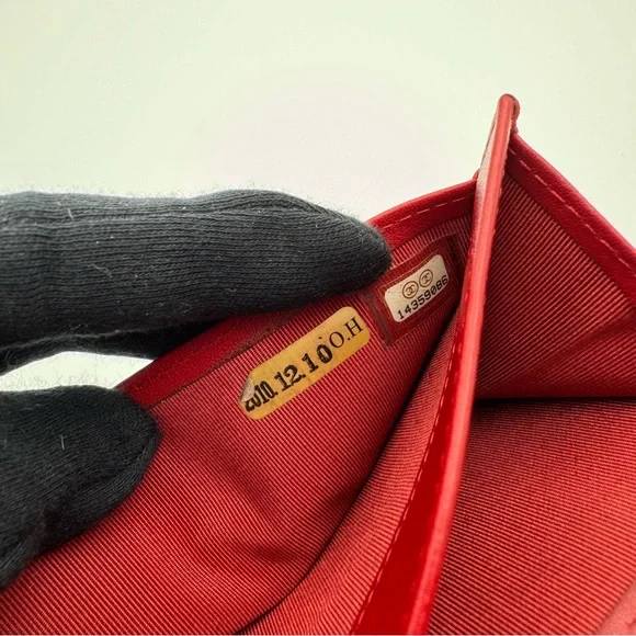 Chanel Red Quilted Wallet with Iconic CC Logo - Picture 7 of 13